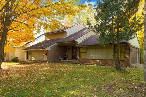 A home in West Bloomfield Twp