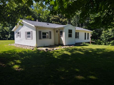 A home in Casnovia Twp