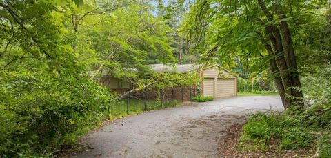 A home in Bloomfield Twp