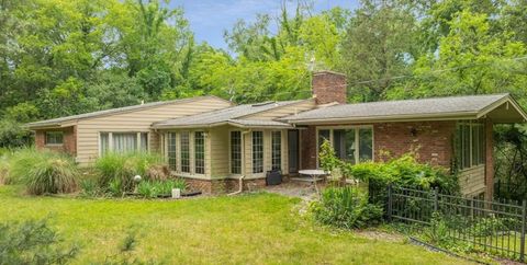 A home in Bloomfield Twp