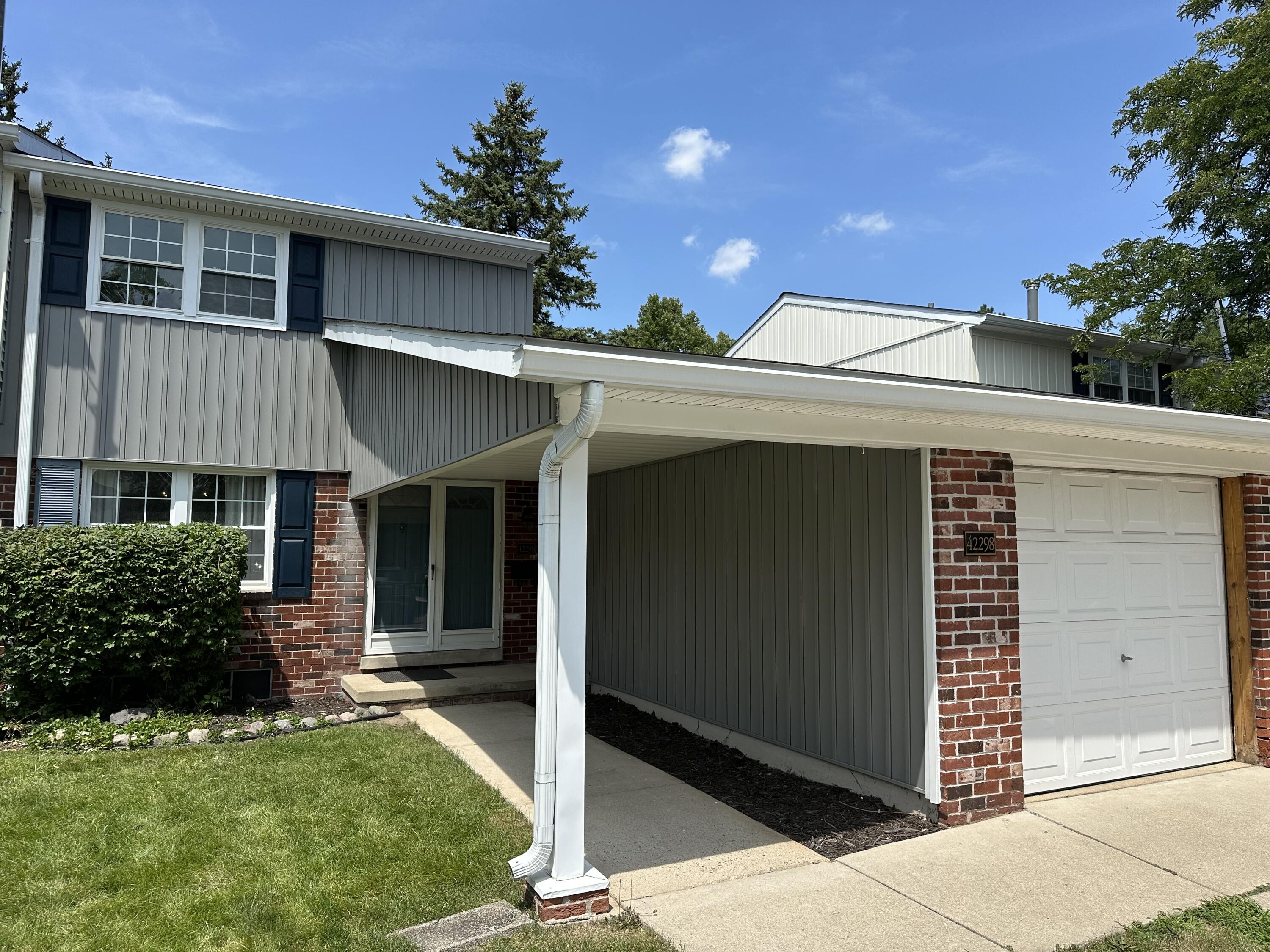 View Northville Twp, MI 48167 condo