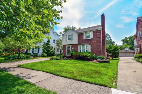 A home in Grosse Pointe Farms