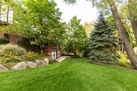 A home in Bloomfield Twp