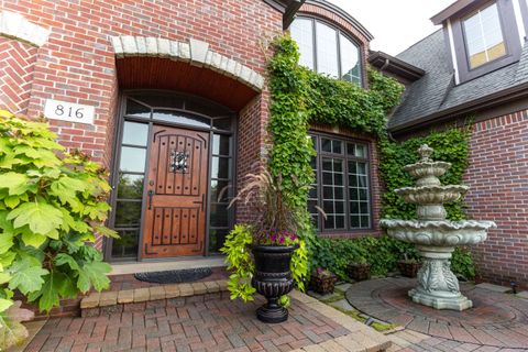 A home in Bloomfield Twp