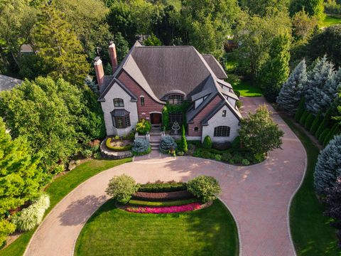 A home in Bloomfield Twp