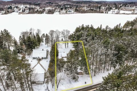 A home in Suttons Bay Twp