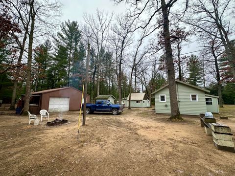 A home in Sauble Twp