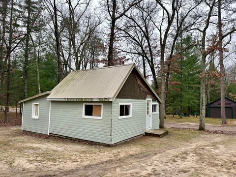 A home in Sauble Twp