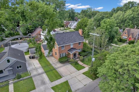 A home in Grosse Pointe Woods