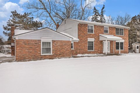 A home in West Bloomfield Twp