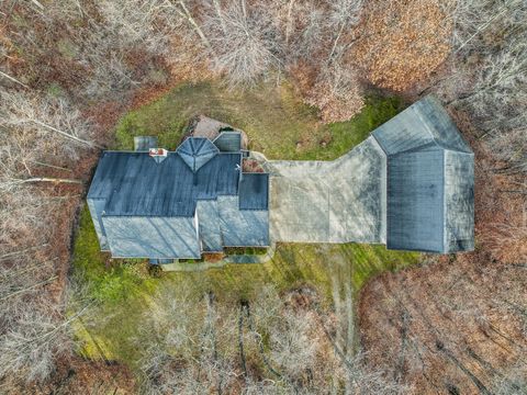 A home in Hartland Twp