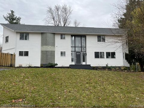 4199 MOTORWAY Dr Drive Waterford Charter Township MI 48328