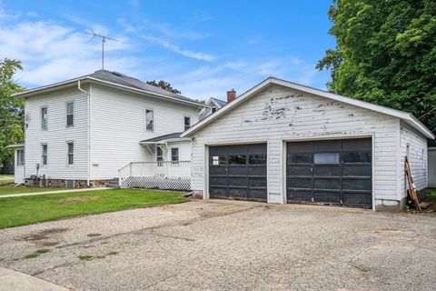 A home in Paw Paw Vlg