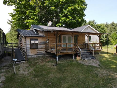 A home in Chestonia Twp