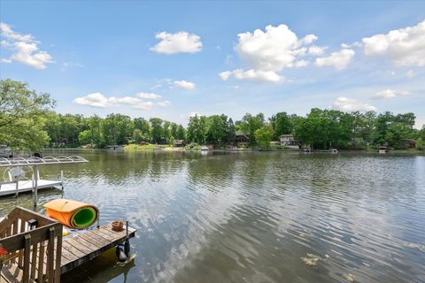 A home in Putnam Twp