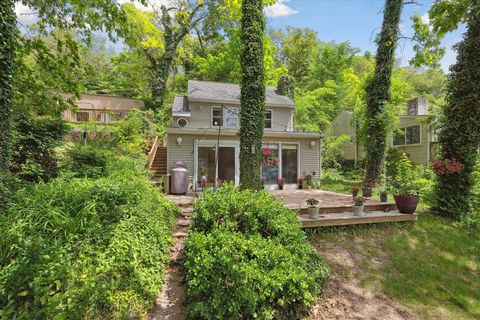 A home in Putnam Twp