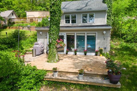 A home in Putnam Twp