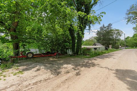 A home in Putnam Twp