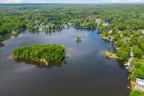 A home in Putnam Twp