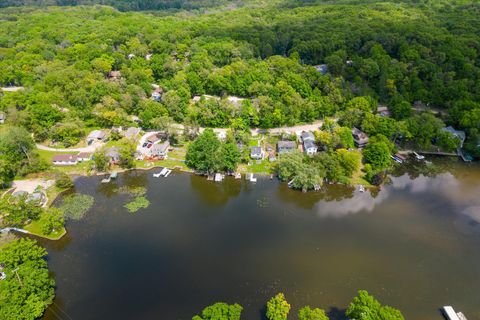 A home in Putnam Twp