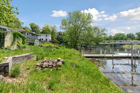 A home in Putnam Twp