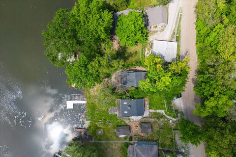 A home in Putnam Twp