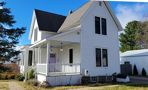 A home in Grayling Twp