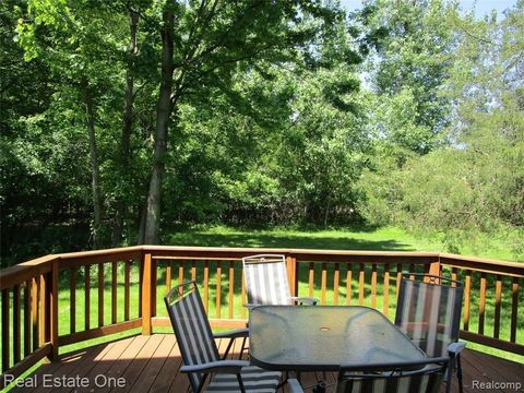 A home in West Bloomfield Twp