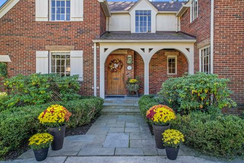 A home in Bloomfield Twp