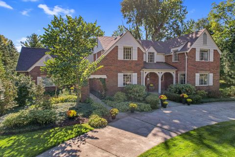 A home in Bloomfield Twp