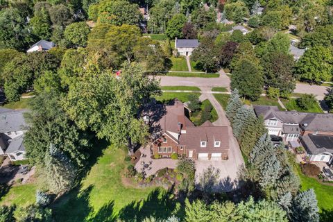 A home in Bloomfield Twp