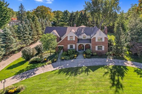 A home in Bloomfield Twp