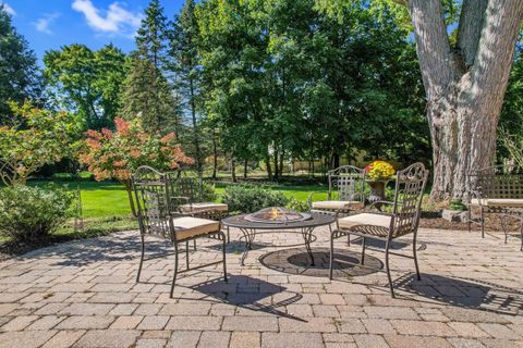 A home in Bloomfield Twp