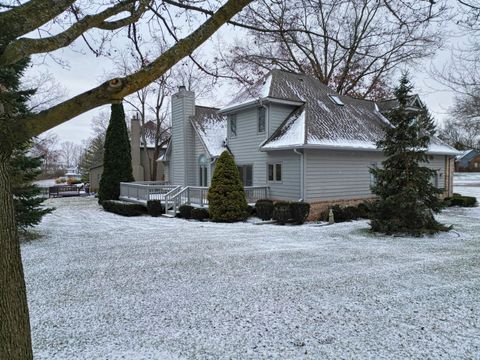 A home in Commerce Twp