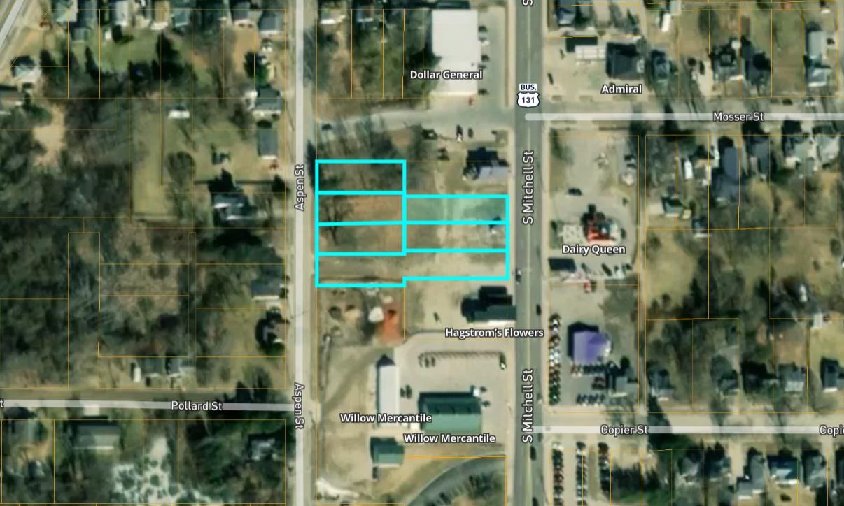 Photo 1 of 12 — 900 S Mitchell Street, Cadillac City, MI 49601