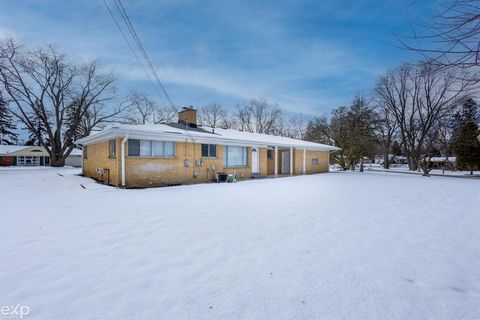 A home in Waterford Twp