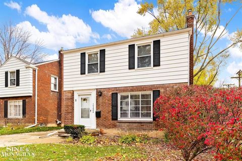 A home in Grosse Pointe Woods