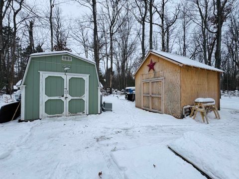 A home in Roscommon Twp