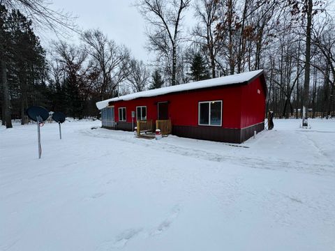 A home in Roscommon Twp