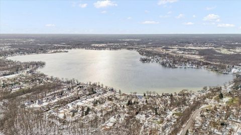 A home in Green Oak Twp