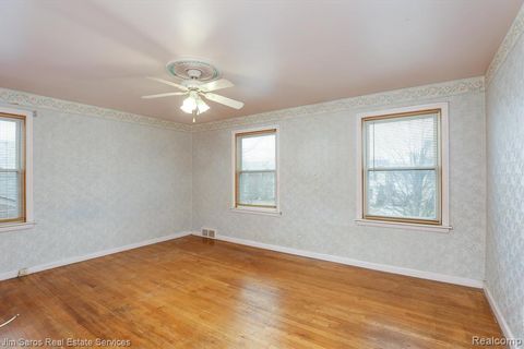 A home in GrossePointeWoodsCity_Wayne