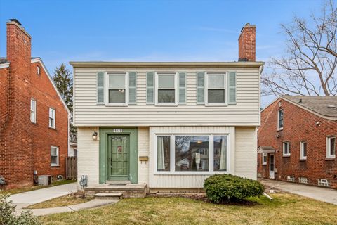 A home in Grosse Pointe Woods