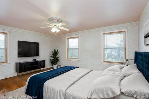 A home in GrossePointeWoodsCity_Wayne