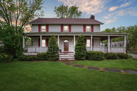 A home in Pinckney Vlg