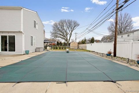 A home in Dearborn Heights