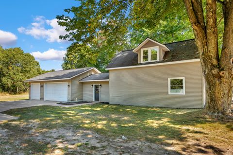 A home in Fruitland Twp