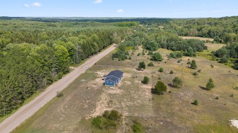 A home in EllsworthTownship_Lake