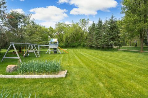 A home in Pinckney Vlg