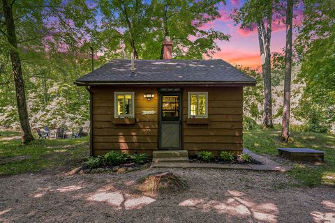 A home in Reynolds Twp