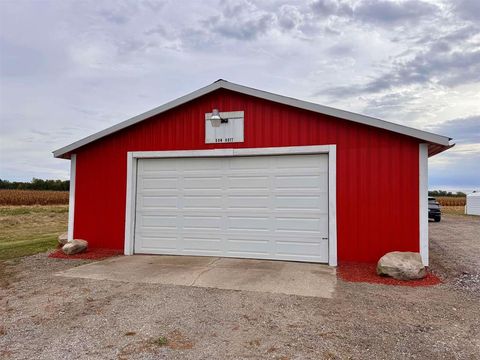 A home in Lakefield Twp